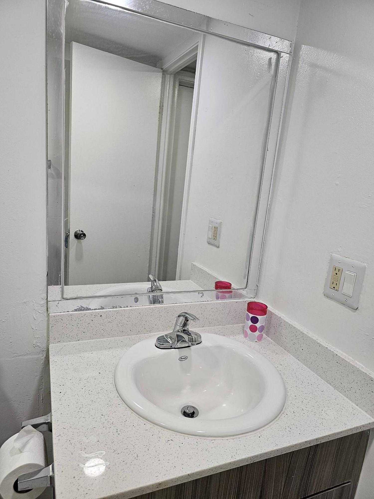 Room In Apartment - The Sample Rd Retreats Pompano Beach Exterior photo